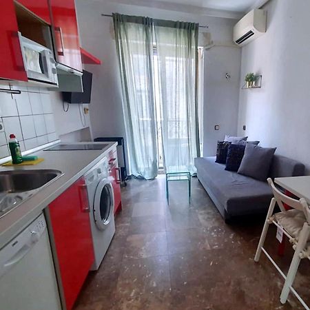 Apartamentos Econostay Fuencarral Madrid Kültér fotó