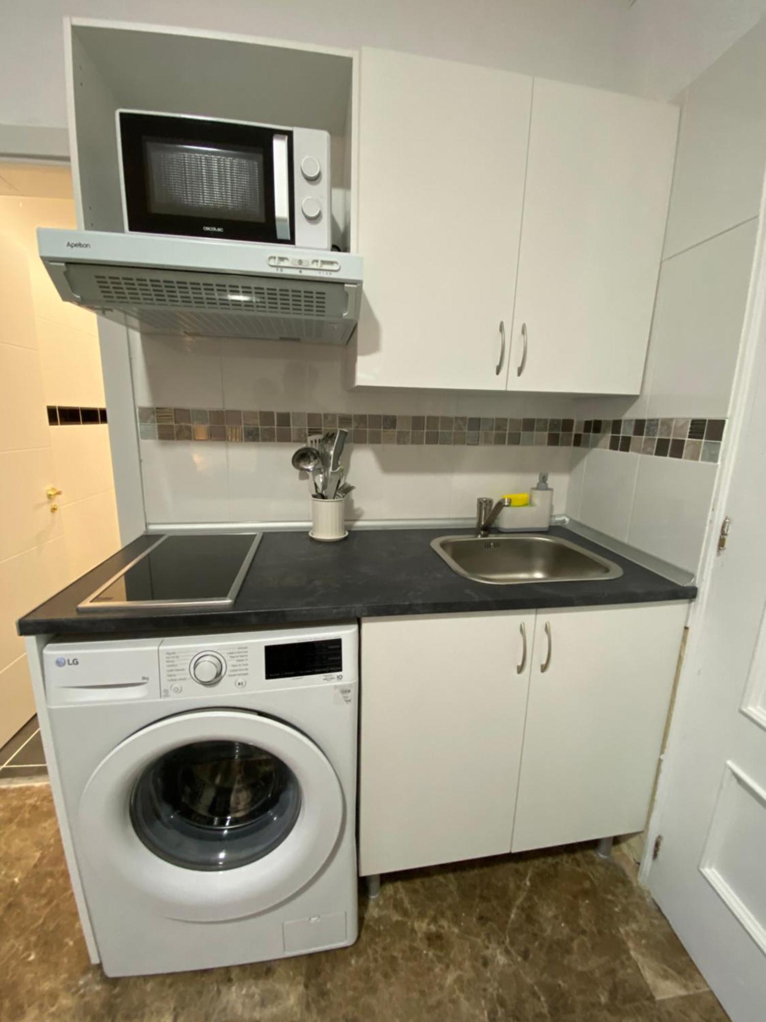 Apartamentos Econostay Fuencarral Madrid Kültér fotó