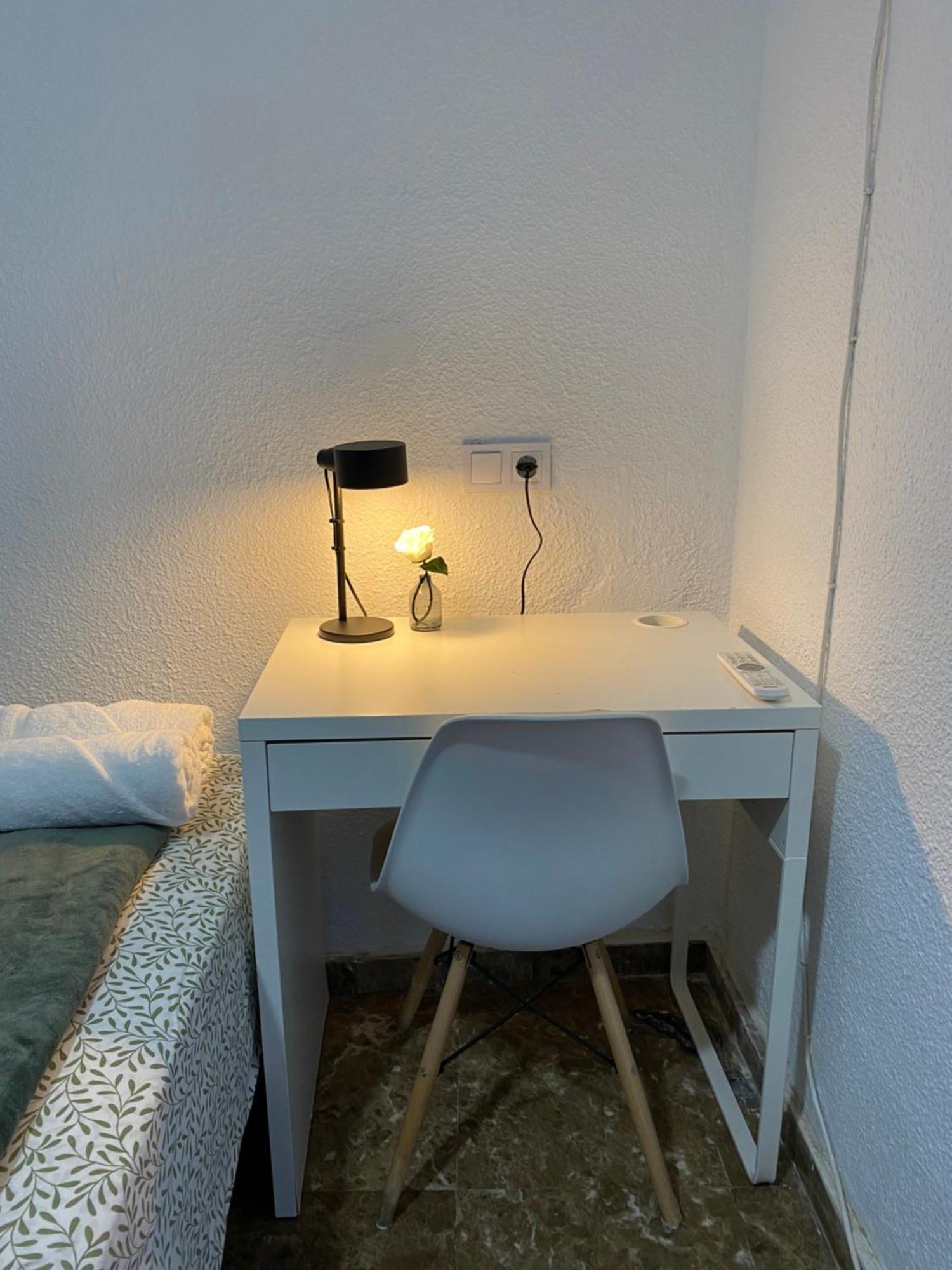 Apartamentos Econostay Fuencarral Madrid Kültér fotó